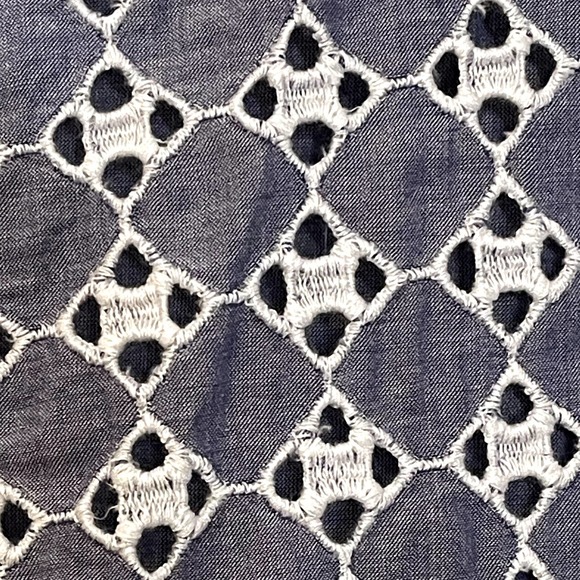 Loft Ann Taylor The Softened Popover‎ Shirt Chambray Eyelet Long Sleeve Women XS - Picture 7 of 8